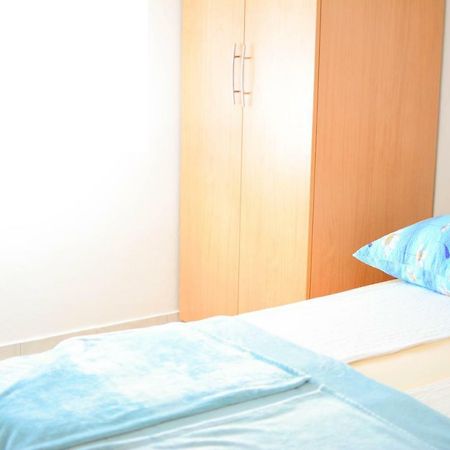 Apartmani Prvi Red Do Mora Đảo Pag Ngoại thất bức ảnh