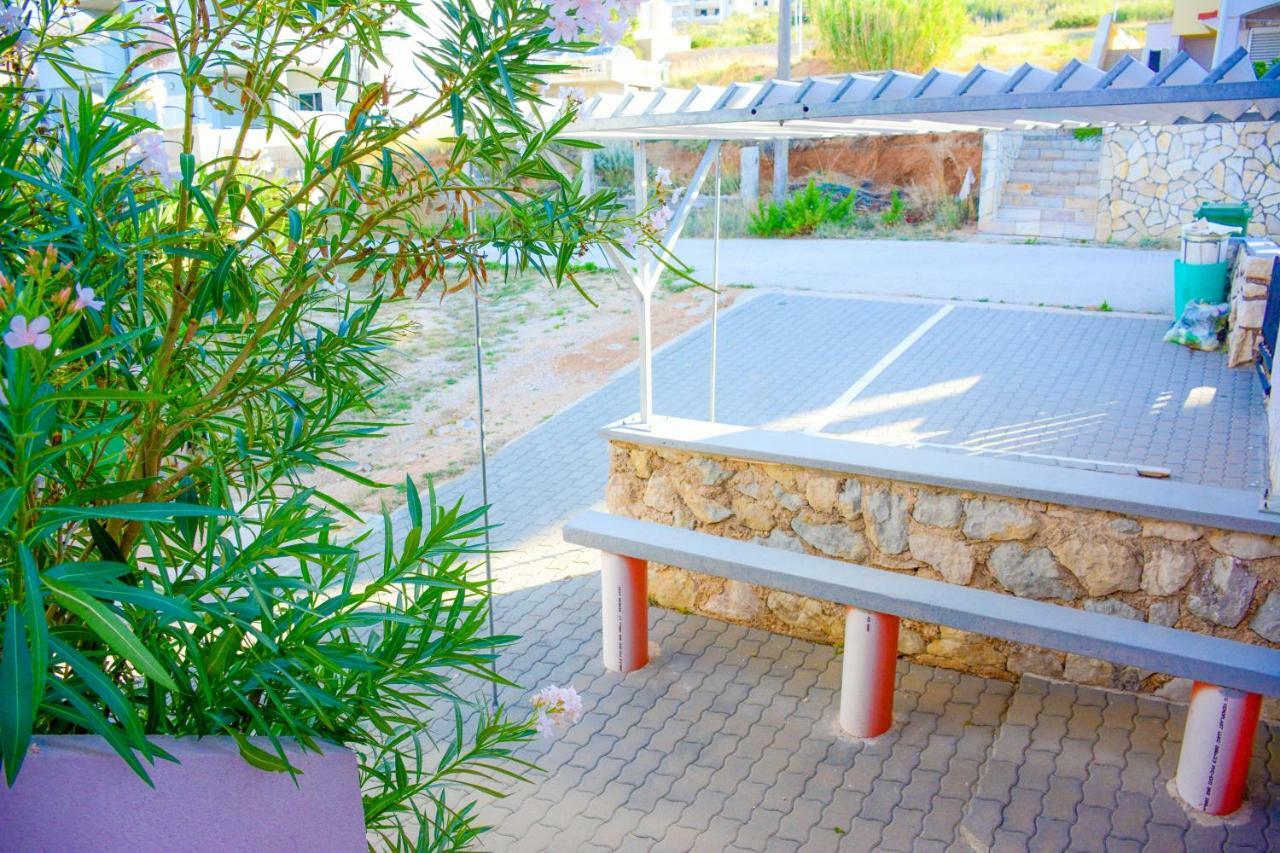 Apartmani Prvi Red Do Mora Đảo Pag Ngoại thất bức ảnh