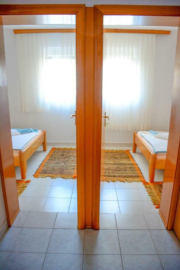 Apartmani Prvi Red Do Mora Đảo Pag Ngoại thất bức ảnh