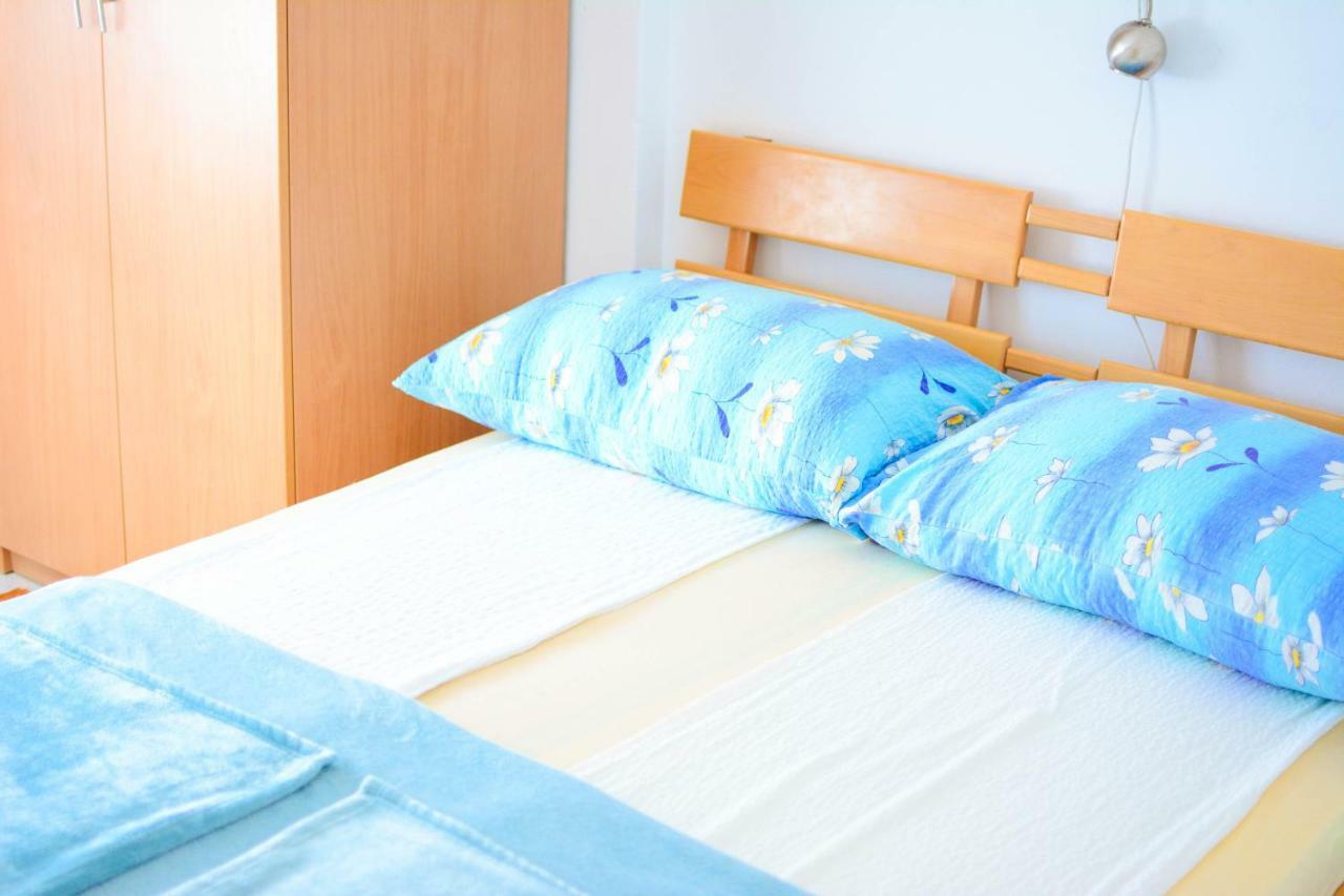 Apartmani Prvi Red Do Mora Đảo Pag Ngoại thất bức ảnh
