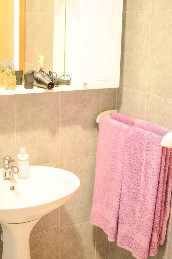 Apartmani Prvi Red Do Mora Đảo Pag Ngoại thất bức ảnh