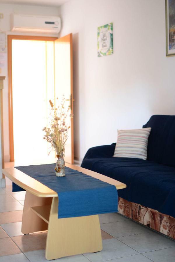 Apartmani Prvi Red Do Mora Đảo Pag Ngoại thất bức ảnh